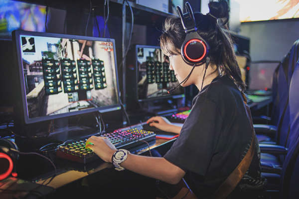 History Of Online Gaming Explained
